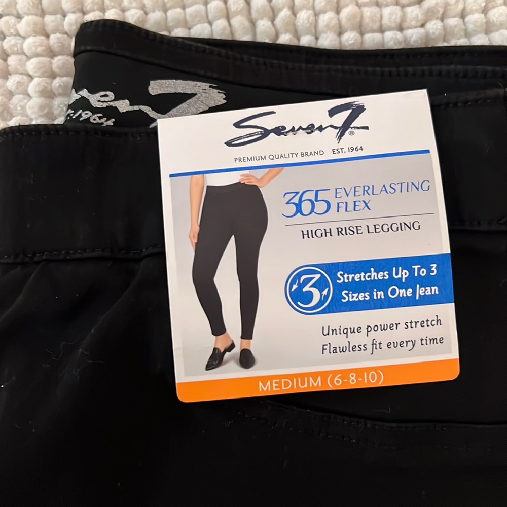 Seven7 High Rise Legging Black size Medium 6-8-10
